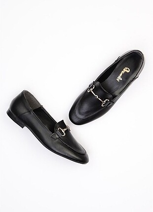 Temiz klasik loafer ayakkabı