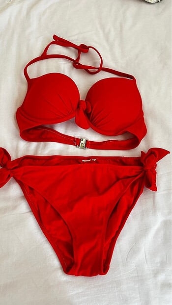Bikini üstü dolgulu takım