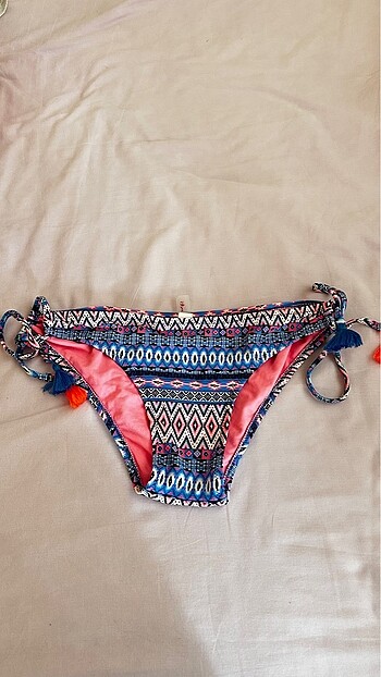 Bikini altı hiç giyilmedi