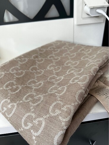 Gucci yün ipek kum beji