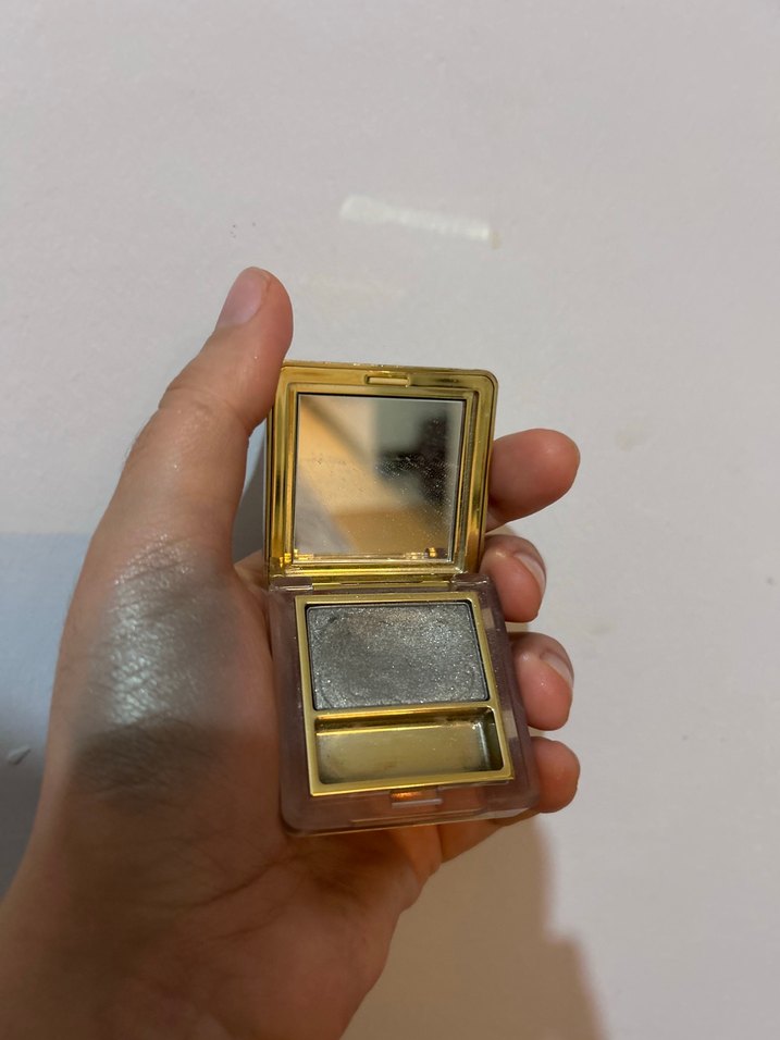 Parlak Altın Pudra este lauder - Görsel 4