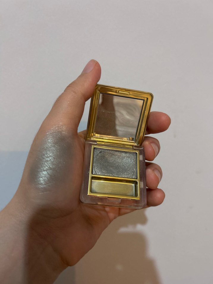 Parlak Altın Pudra este lauder - Görsel 2