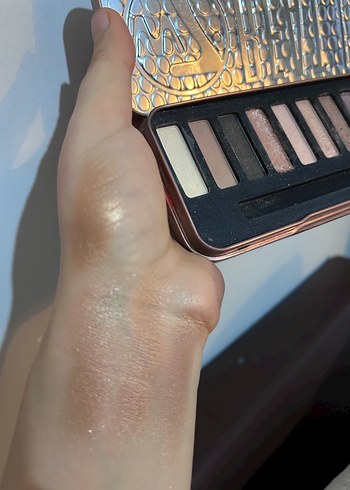 Bej Tonlarda Göz Farı Paleti - Görsel 4