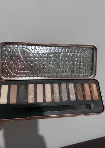 Bej Tonlarda Göz Farı Paleti - Görsel 10