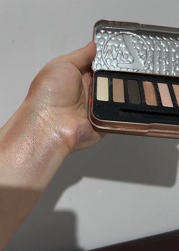 Bej Tonlarda Göz Farı Paleti - Görsel 2