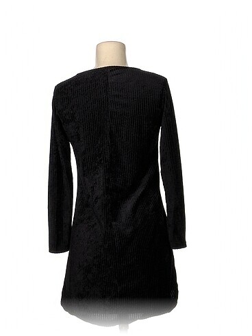 m Beden PreLoved Kısa Elbise %70 İndirimli.