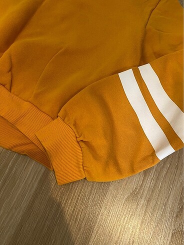 H&M sweatshirt