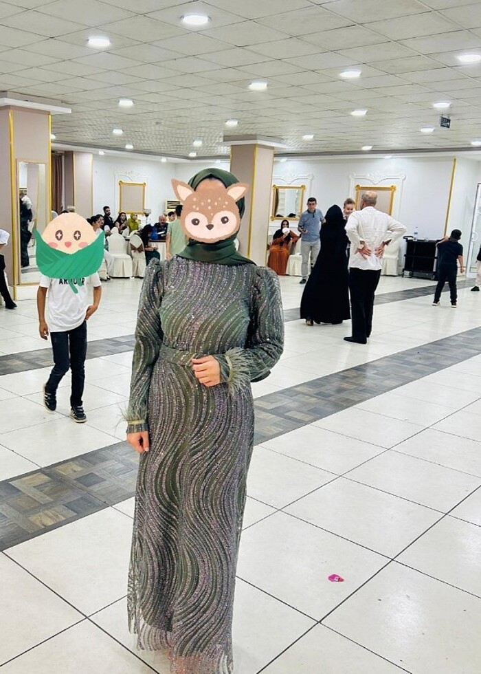 Yeşil kolları tüllü abiye - Görsel 3