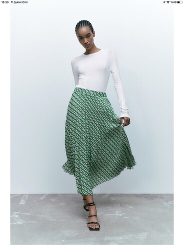 Zara geometrik desenli pilili etek