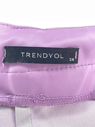34 Beden mor Renk Trendyol & Milla Mini Şort %70 İndirimli.