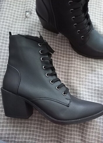 Nine West Siyah bot hiç giyilmedi