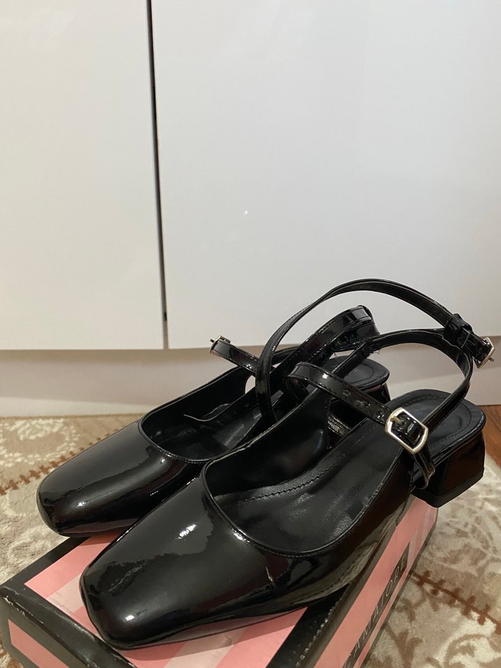 Tokalı Siyah Blok Topuklu Klasik Kadın Ayakkabı - Görsel 3