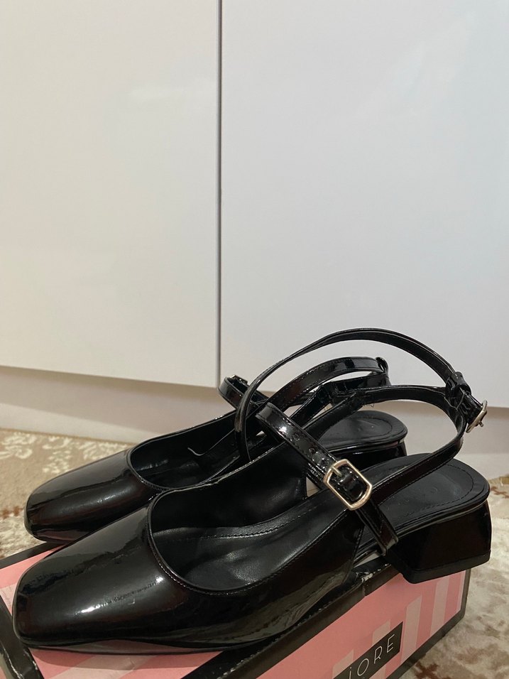 Tokalı Siyah Blok Topuklu Klasik Kadın Ayakkabı - Görsel 2