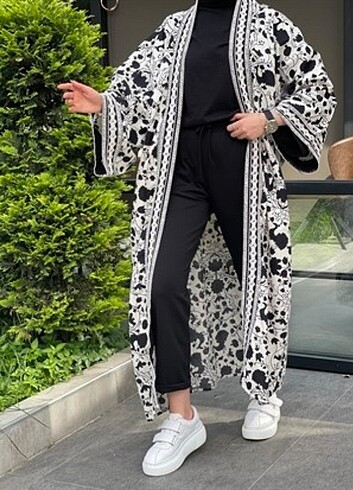 Desenli kimono