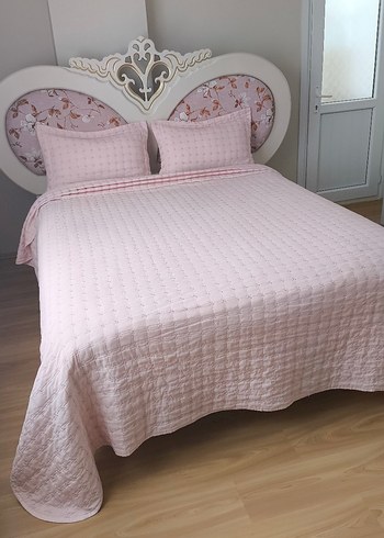 Pembe Nakışlı Çift Kişilik Yatak Örtüsü Seti - Görsel 4