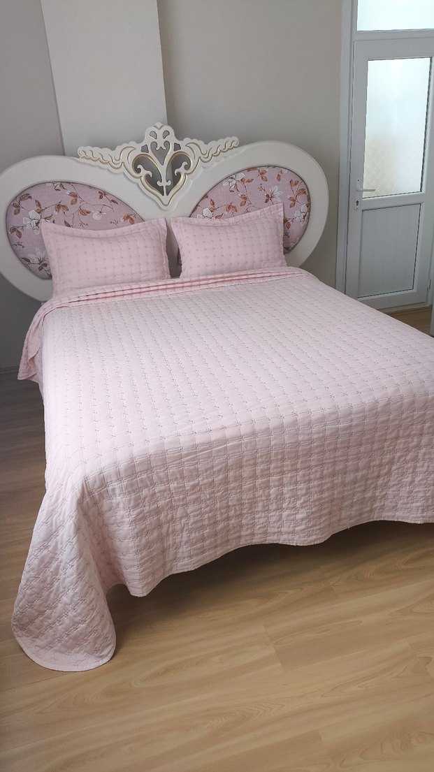 Pembe Nakışlı Çift Kişilik Yatak Örtüsü Seti - Görsel 4