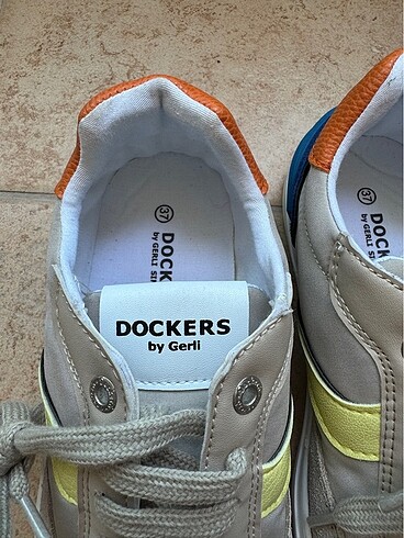 37 Beden Dockers