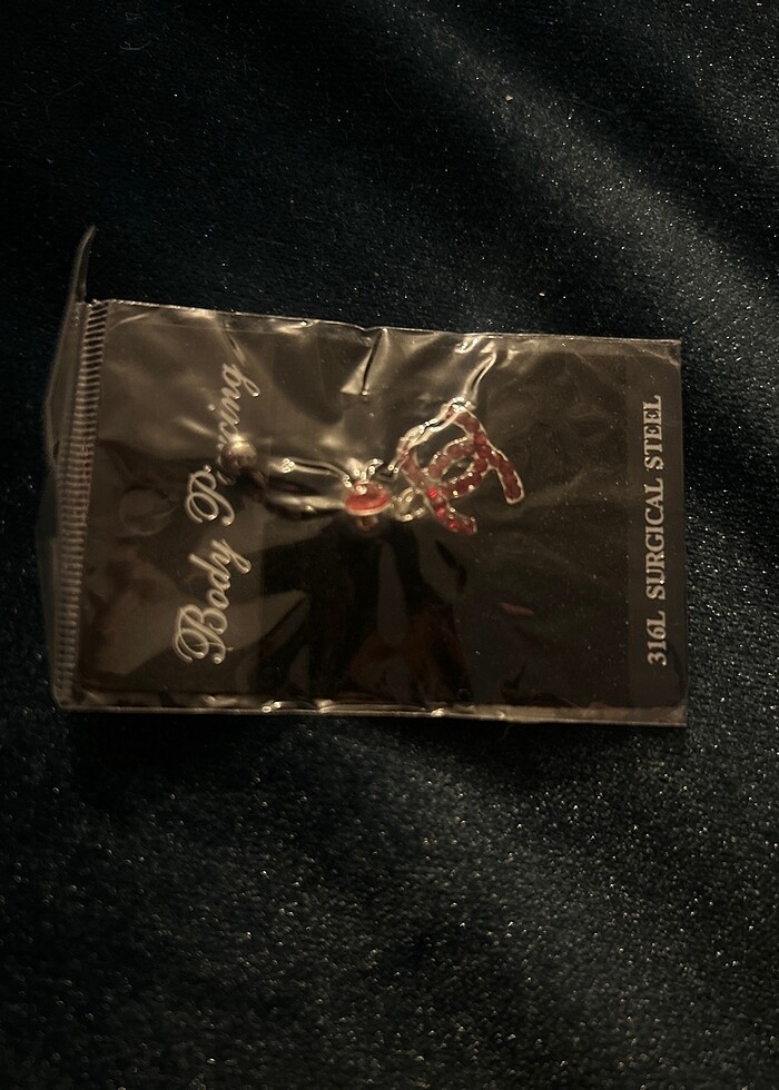 Kiriniz tasli chanel motifli piercing - Görsel 5