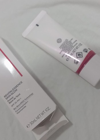 Shiseido Revitalessence Skin Glow BB Krem SPF25 - Görsel 2