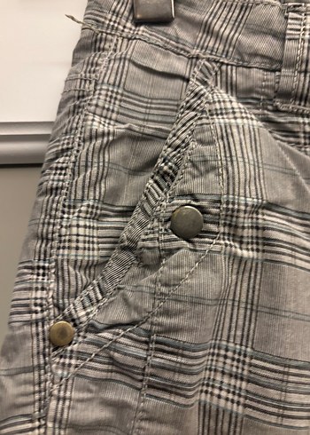 Erkek çocuk için Ekose Desenli Gri Keten Şort - Görsel 6