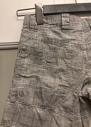 Erkek çocuk için Ekose Desenli Gri Keten Şort - Görsel 3