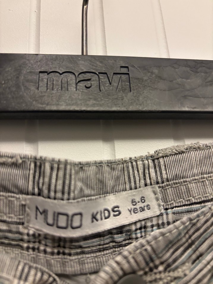 Erkek çocuk için Ekose Desenli Gri Keten Şort - Görsel 5