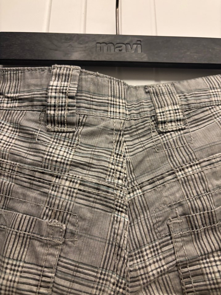 Erkek çocuk için Ekose Desenli Gri Keten Şort - Görsel 4