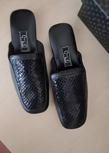 İnci Siyah Yılan Desenli Erkek Ev Terliği - Görsel 6