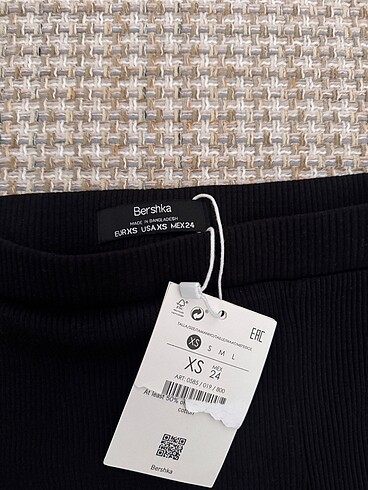 xs Beden Bershka mini etek