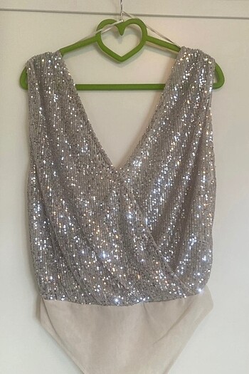 m Beden ten rengi Renk ZARA bodysuit.