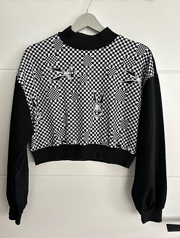 Lisanslı Crop Bluz
