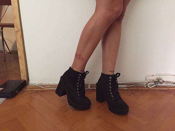 37 Beden siyah Renk H&m bez bot