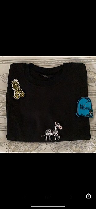 SWEATSHIRT