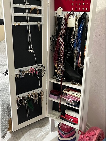 Zara Home Aynalı takı dolabı