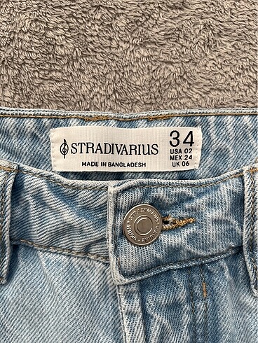 34 Beden mavi Renk Stradivarius jean