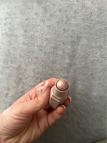 Beden Fenty beauty