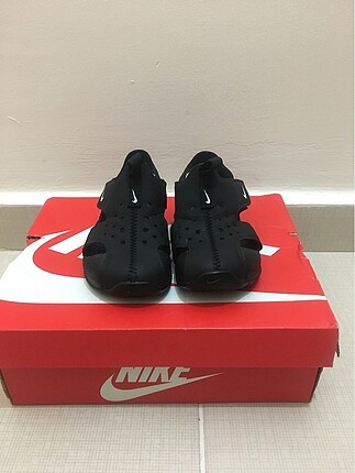 Nike sandalet 23.5 numara