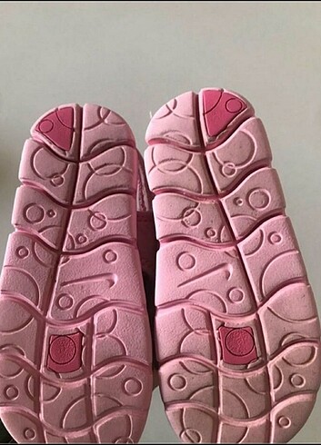 27 Beden pembe Renk Nike sandalet 27 numara
