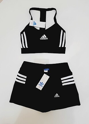 Adidas spor sütyeni ve şortu 