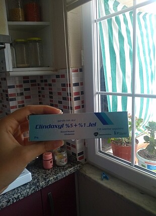 Clindoxyl sivilce kremi