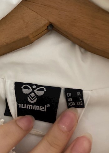 Hummel Beyaz Fermuarlı Kadın Kışlık Mont