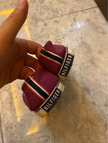 Tommy Hilfiger Tommy babet iyi durumdadır