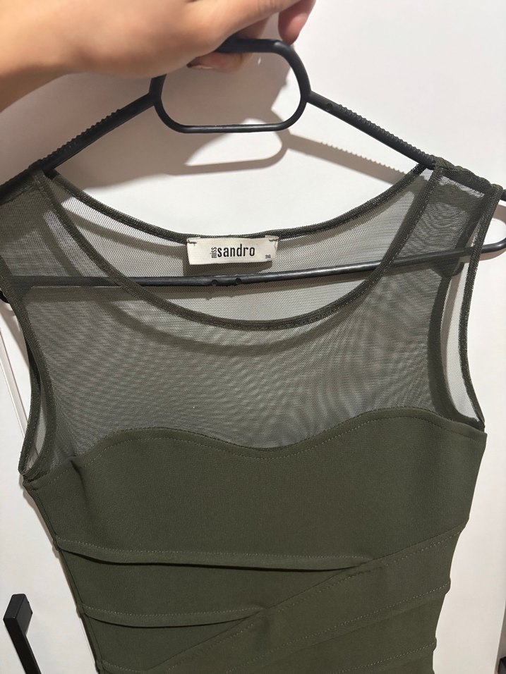 Yeşil elbise - Görsel 3