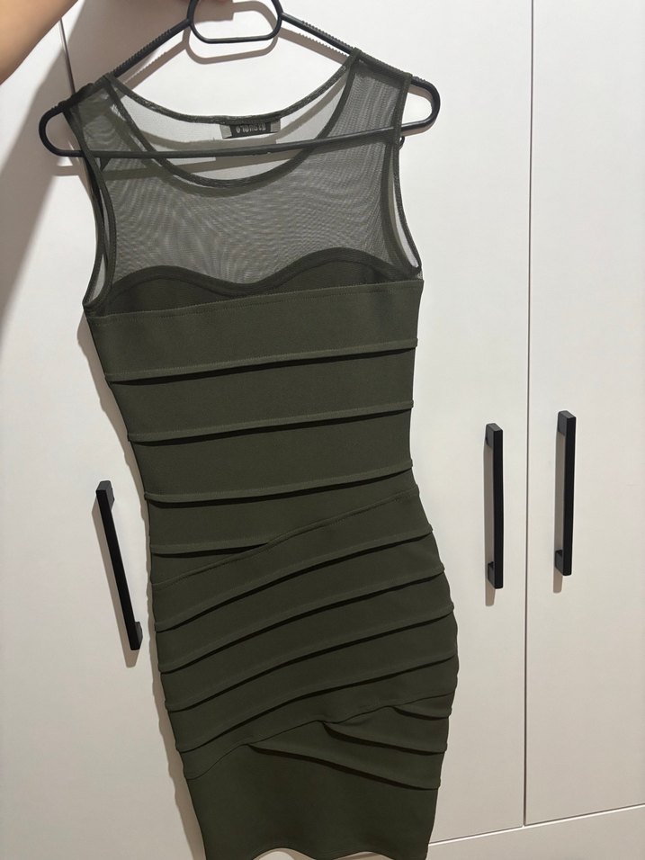 Yeşil elbise - Görsel 2