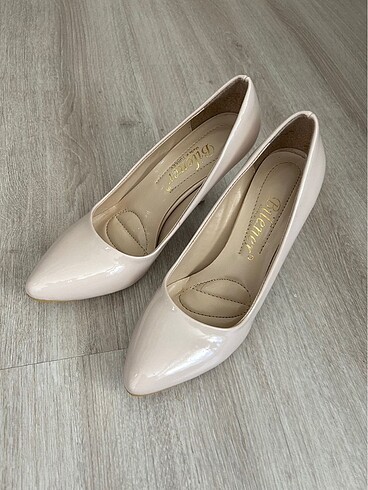 38 Beden Stiletto