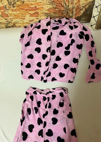Pembe Kalpli Bağlama Desenli Uzun Kollu Pijama Takımı