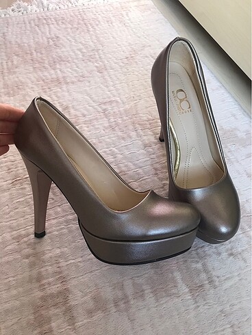 Topuklu ayakkabı - Görsel 2