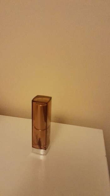 Maybelline New york color sensational ruj 630 velvet beigie