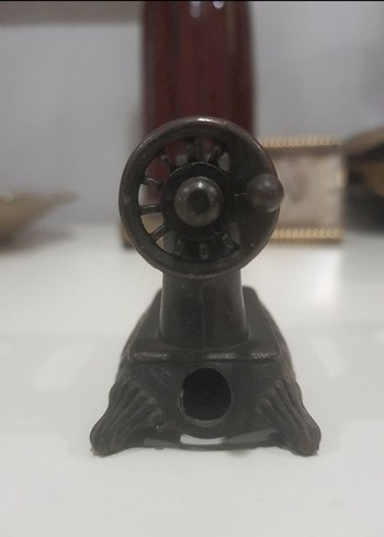 Diğer Antika Kalemtraş Dikiş Makinası