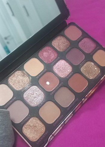 Revolution Göz Farı Paleti - Görsel 3